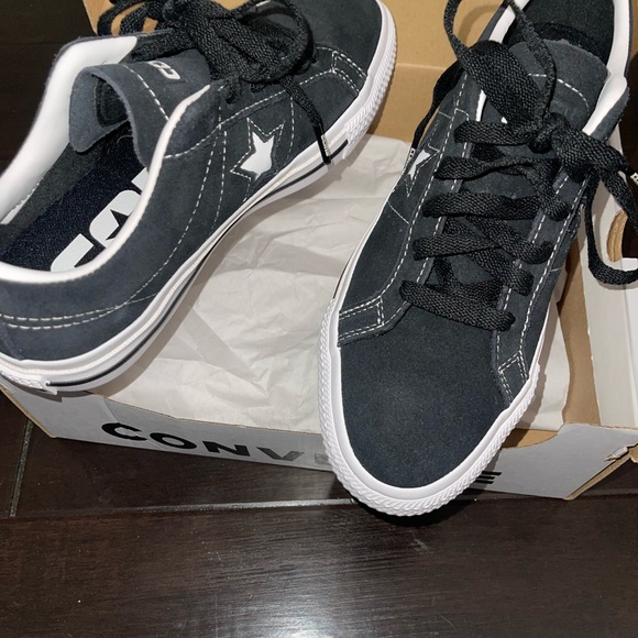 Brand New Women’s size 7 Converse One Star Pro Ox. - Picture 4 of 8